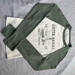 Cute outer banks top.